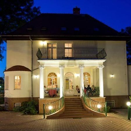 Bed and Breakfast Adria à Myślibórz Extérieur photo